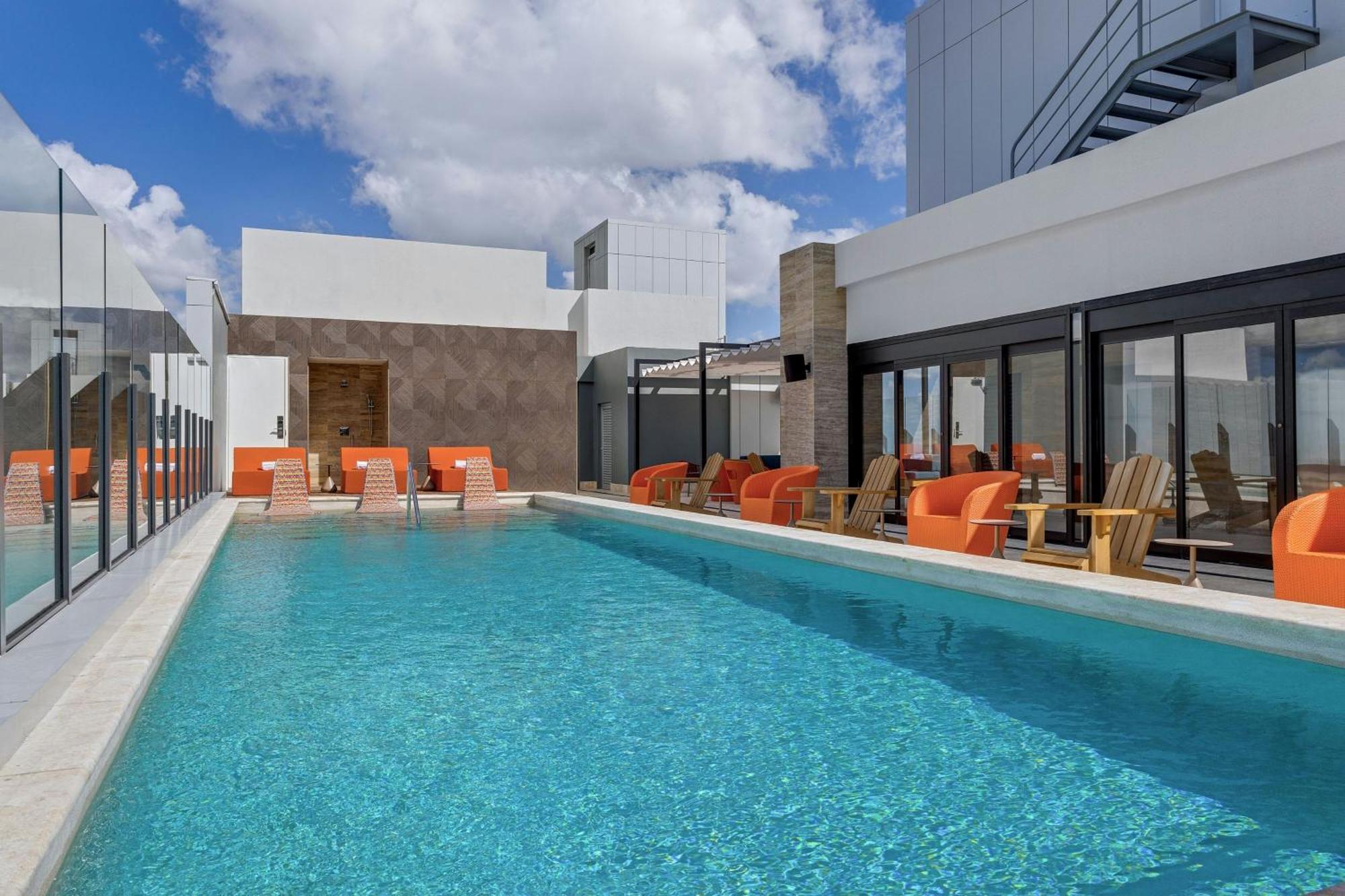 Aloft Santo Domingo Piantini Hotel Exterior photo