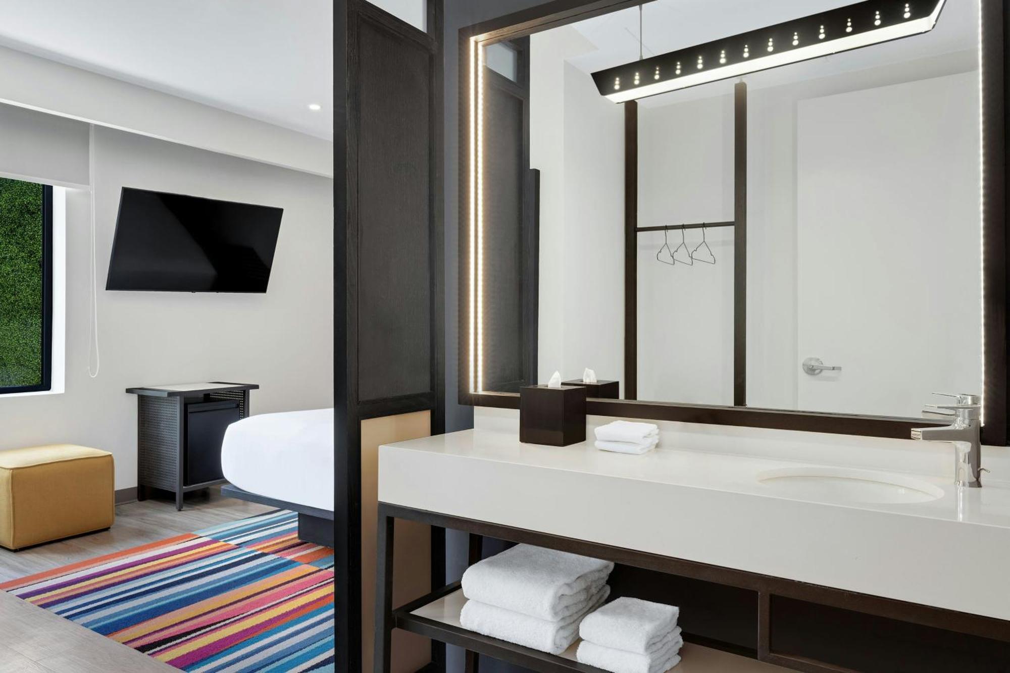 Aloft Santo Domingo Piantini Hotel Exterior photo