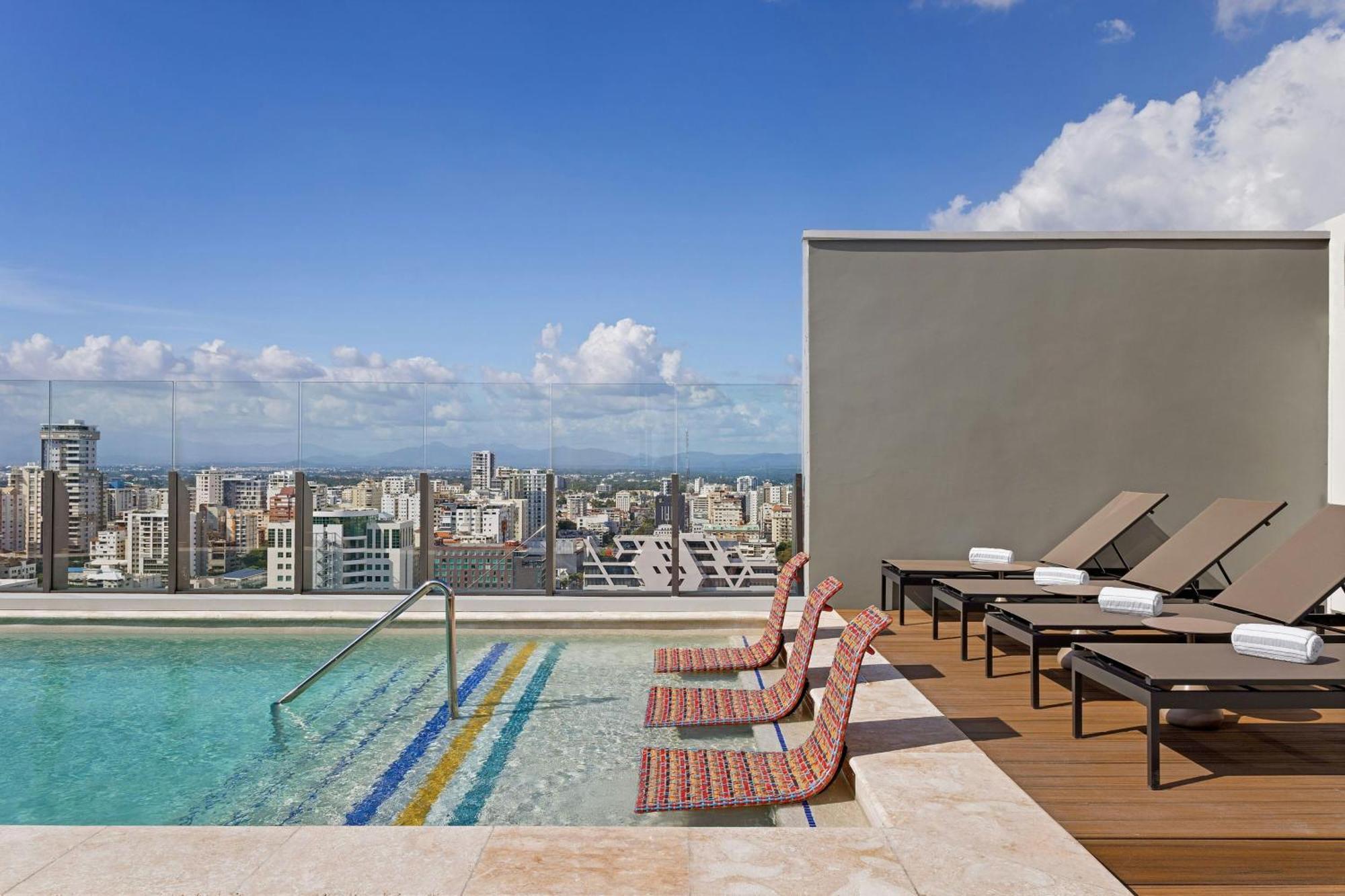 Aloft Santo Domingo Piantini Hotel Exterior photo