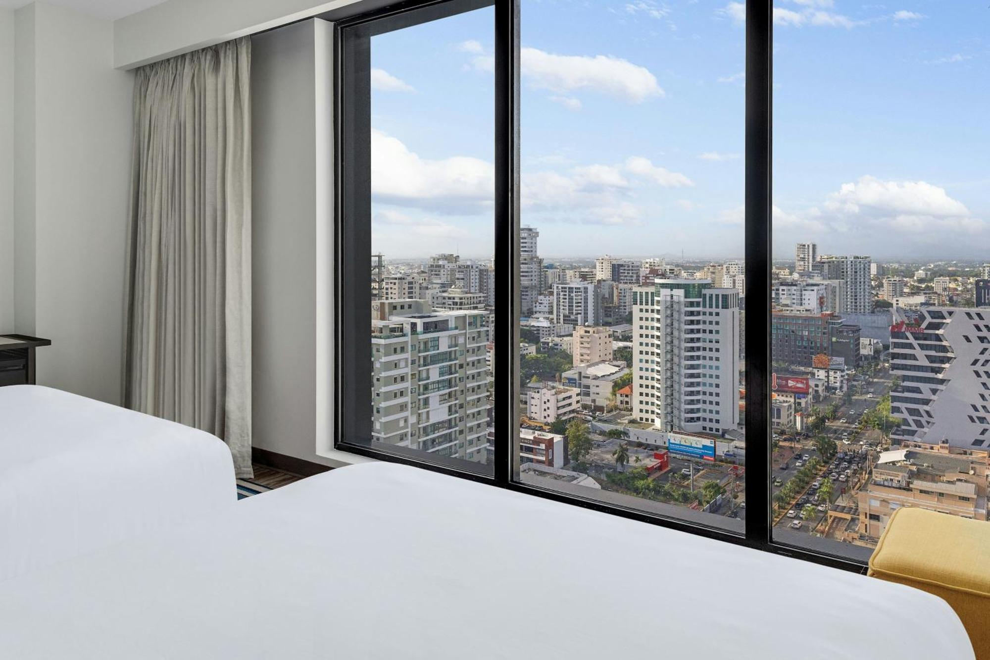 Aloft Santo Domingo Piantini Hotel Exterior photo